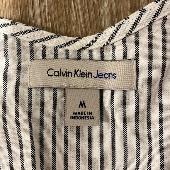 Off the shoulders, cute comfy, date night shirt! - Picture 2 of 3